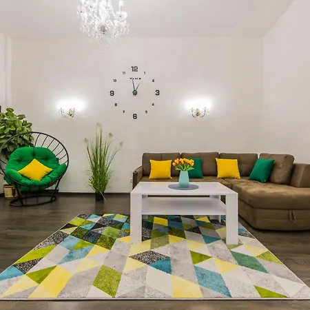 Поруч Укриття, 2К Квартира Біля Хрещатика, Вхід У Метро У Сусідньому Будинку Kyiv Exterior photo